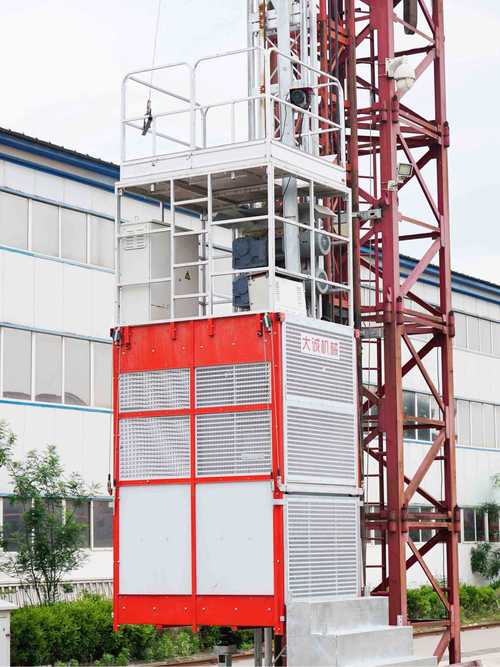 井道式施工電梯